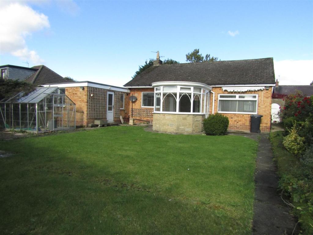 2 bedroom bungalow for sale in Langthorpe, Boroughbridge, York, YO51