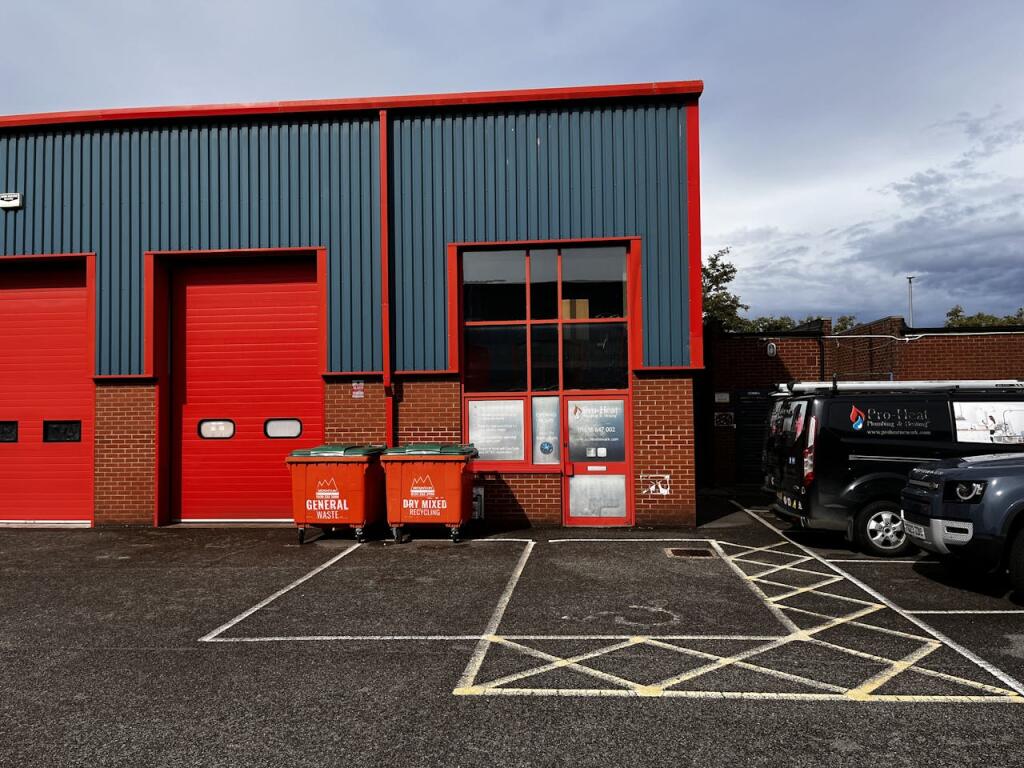 Main image of property: Unit 29, Newark Business Park, Newark, NG24 2EG