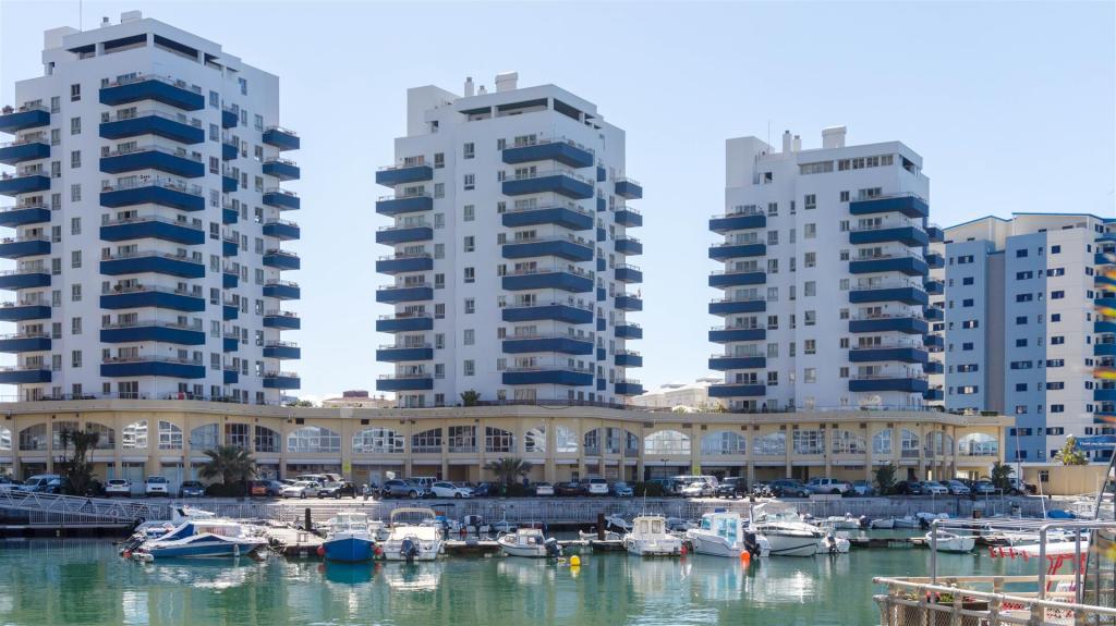 2 bedroom apartment for sale in Watergardens, GIbraltar, Gibraltar