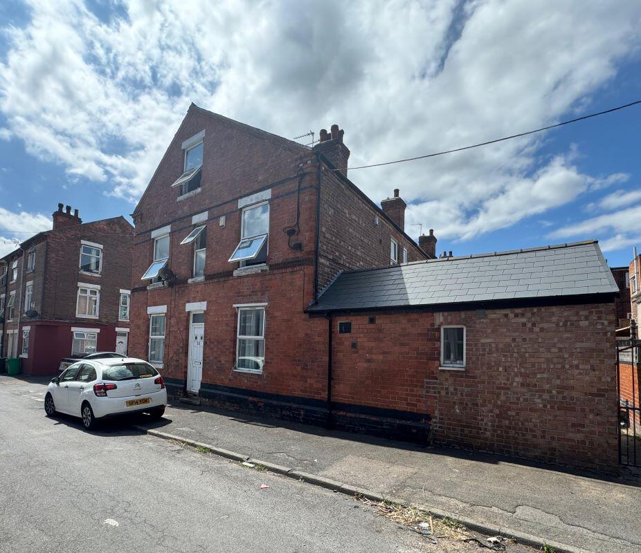 Main image of property: 55 Kentwood Road, Nottingham, NG2 4FP