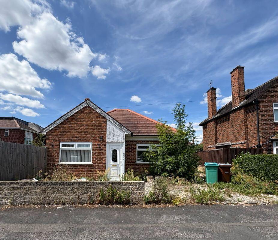 Main image of property: 42A Aspley Park Drive, Nottingham, NG8 3EG
