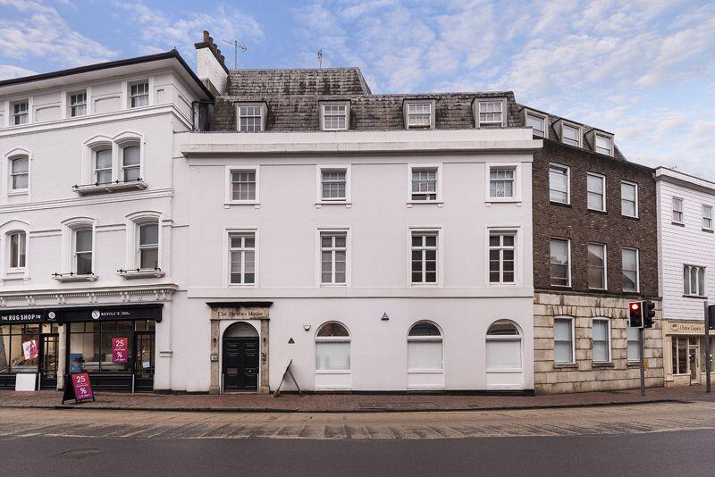 Main image of property: 2 Bedroom 2 Bathroom Flat, Nevill Street, Tunbridge Wells