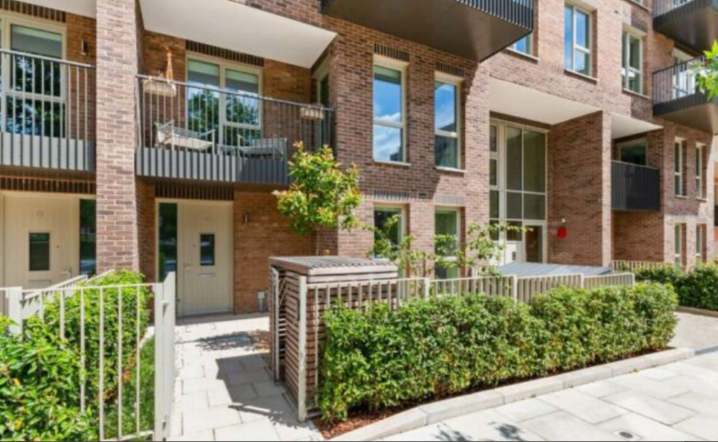 Main image of property: Strafford Road, London