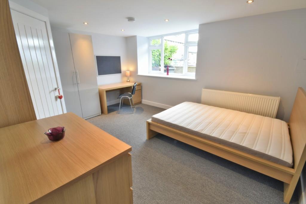 Main image of property: 6 BED STUDENT HOUSE SHARE - CROOKESMOOR 