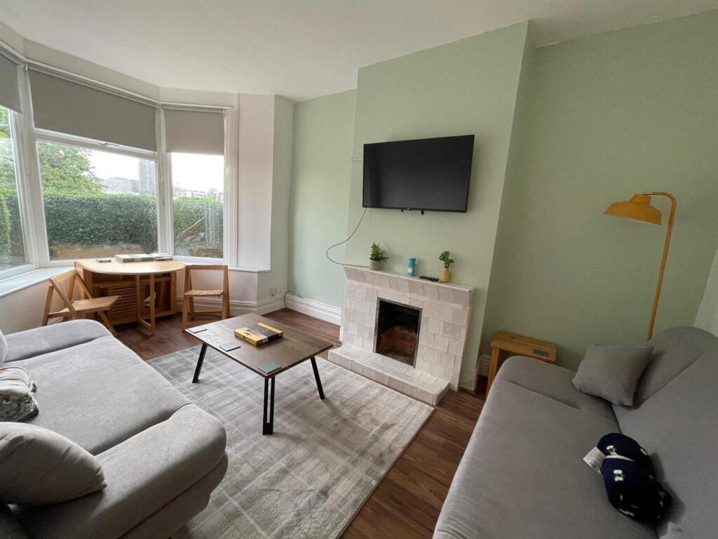 Main image of property: 7 Claywood Road (5), Sheffield