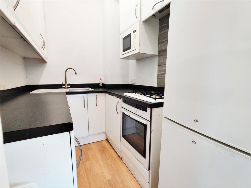 Main image of property: 40b Parkers Road, Sheffield