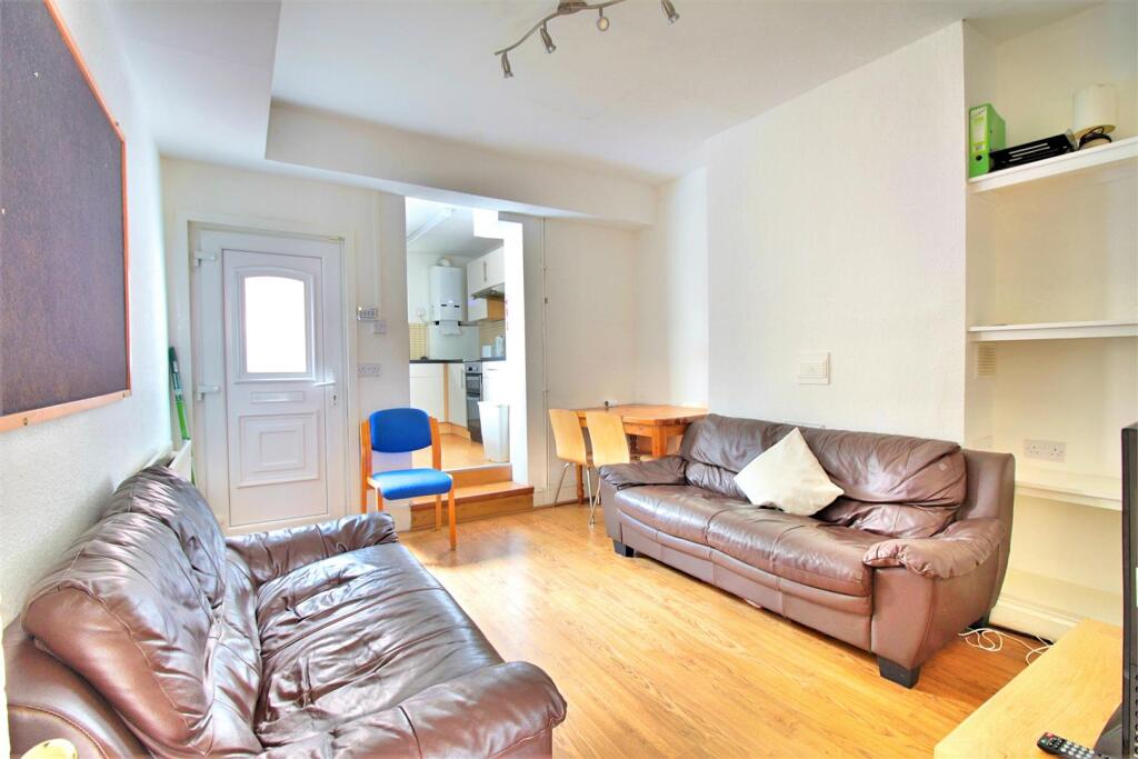 Main image of property: 9 Warwick Terrace, Sheffield