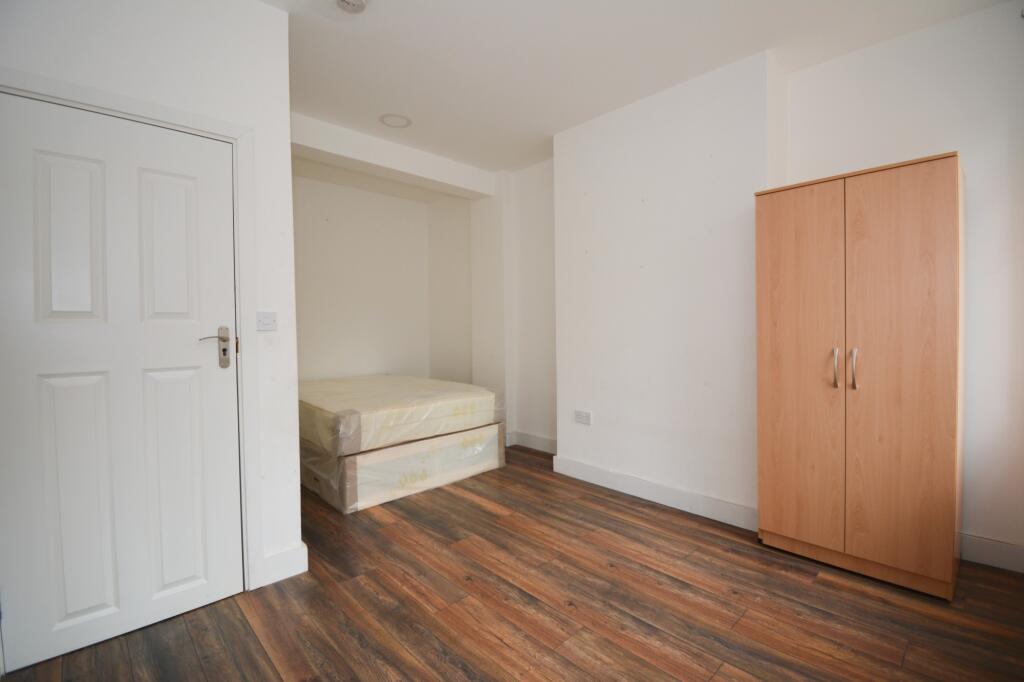 Main image of property: NEW BROADWAY, EALING, W5