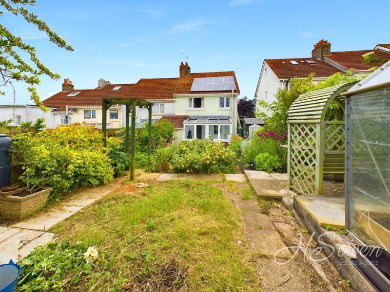 3 bedroom end of terrace house for sale in Barton Hill Road, Torquay, TQ2