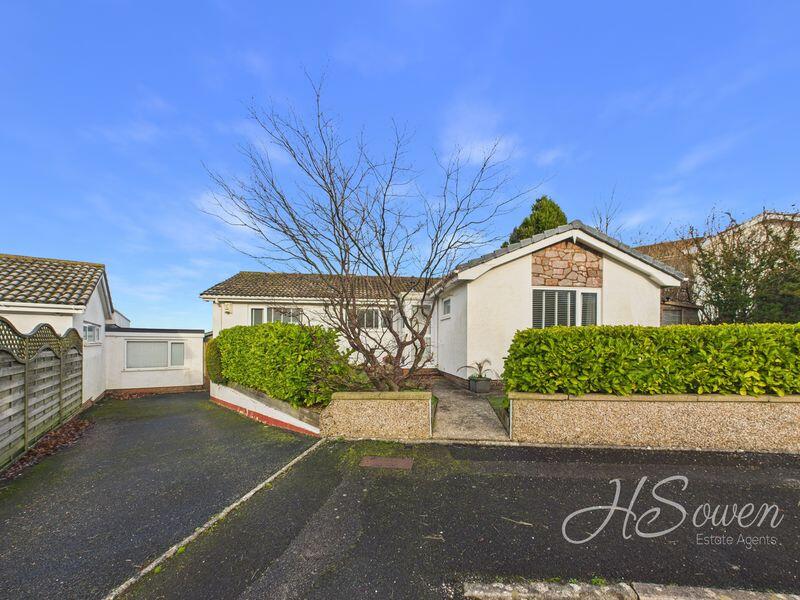 Main image of property: Fluder Rise, Newton Abbot, TQ12