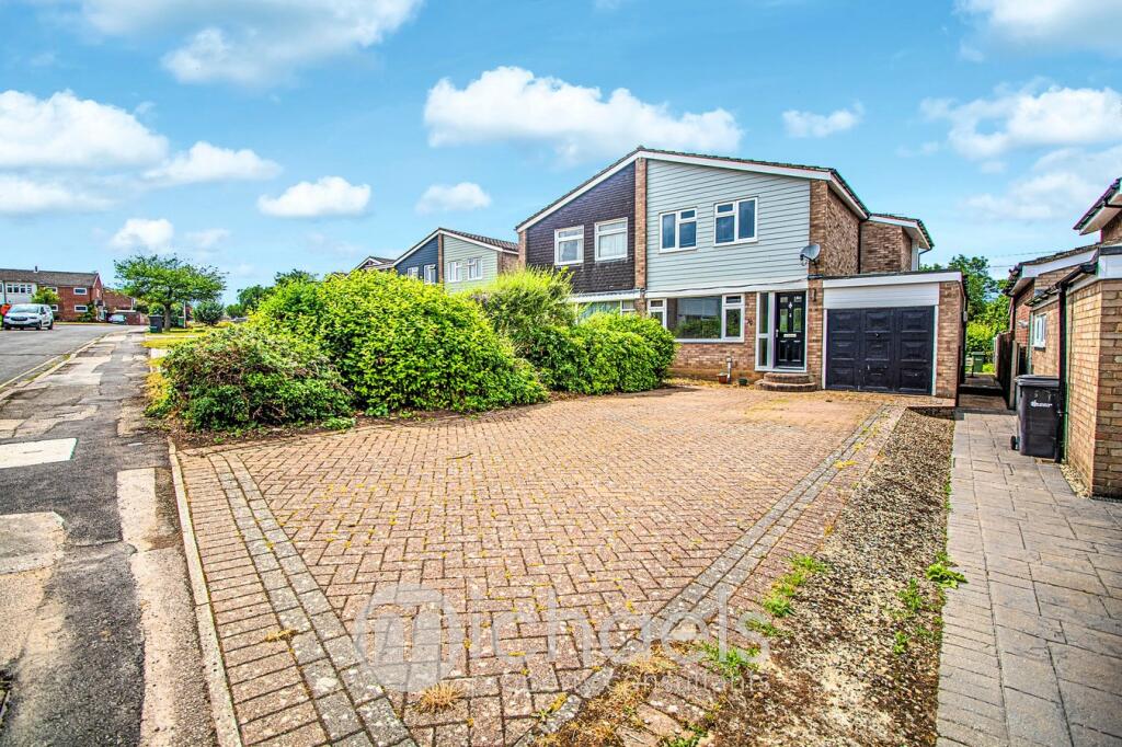3 bedroom semidetached house for sale in Sherwood Way, Feering