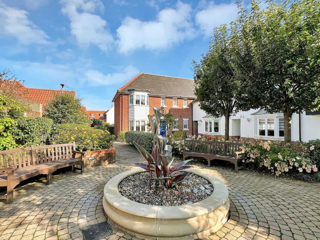 1 bedroom retirement property for sale in Meadow Park, Braintree, CM7