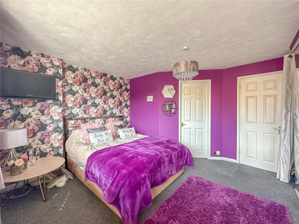 4 bedroom detached house for sale in Gee Moors, Kingswood, Bristol, BS15