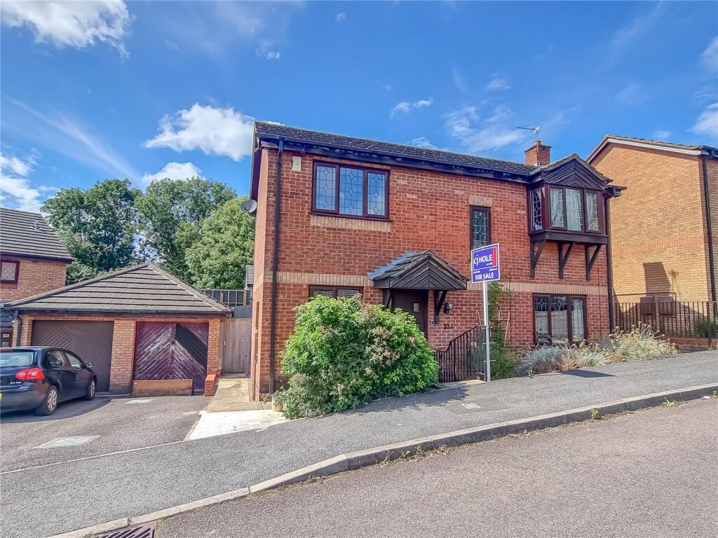 4 bedroom detached house for sale in Harolds Way, Hanham, Bristol, BS15