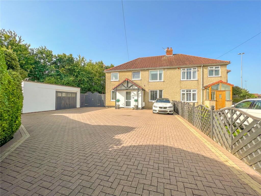 4 bedroom semidetached house for sale in Cadbury Heath Road, Warmley, Bristol, BS30