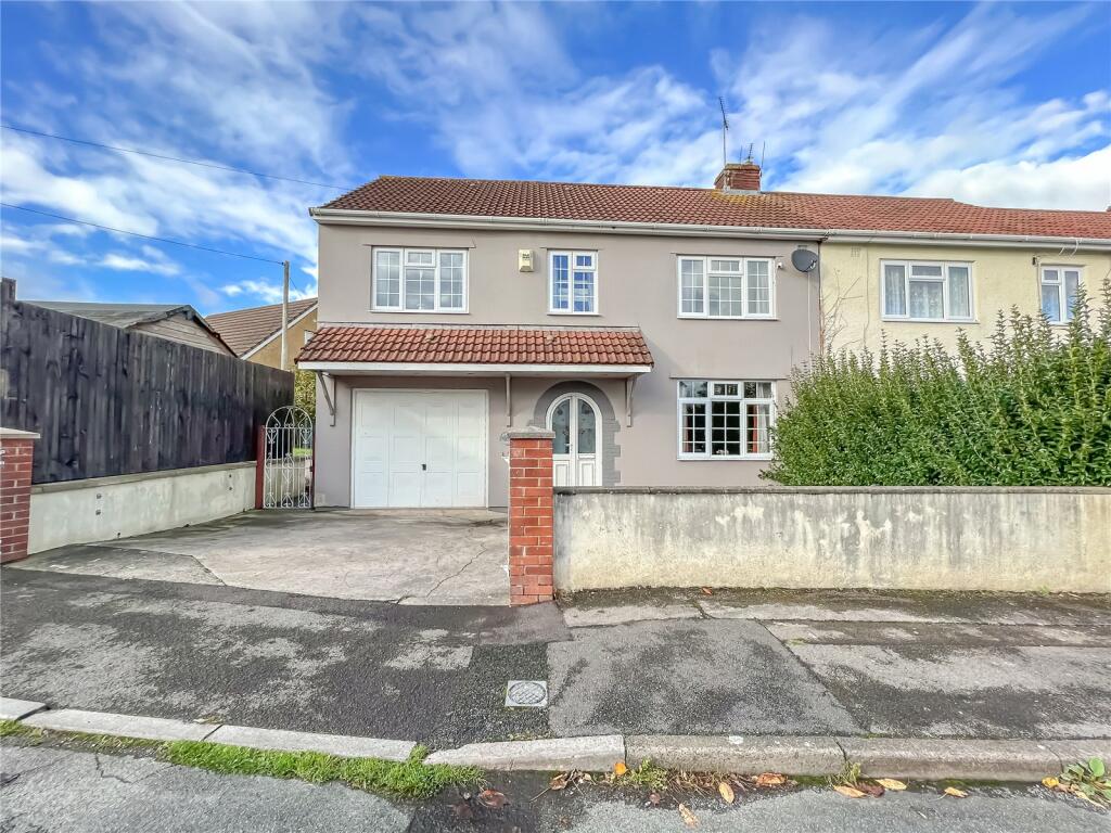 4 bedroom end of terrace house for sale in Claypool Road, Kingswood