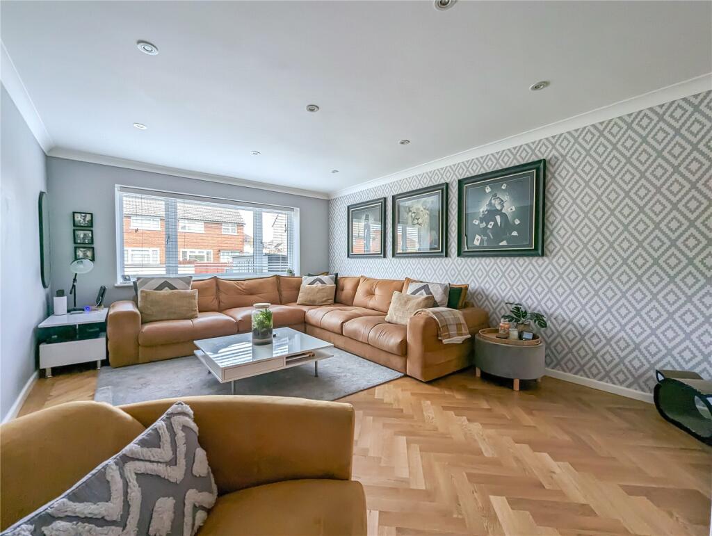 4 bedroom semidetached house for sale in Telford Walk, Speedwell