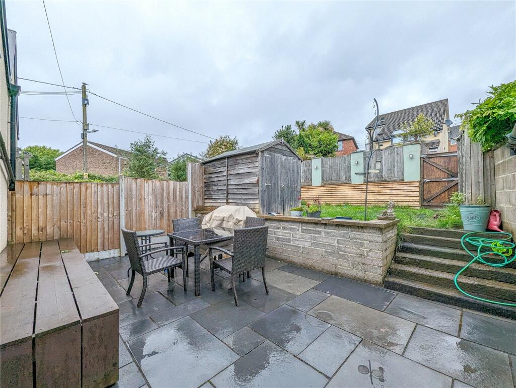 2 bedroom terraced house for sale in Somerton Close, Kingswood, Bristol