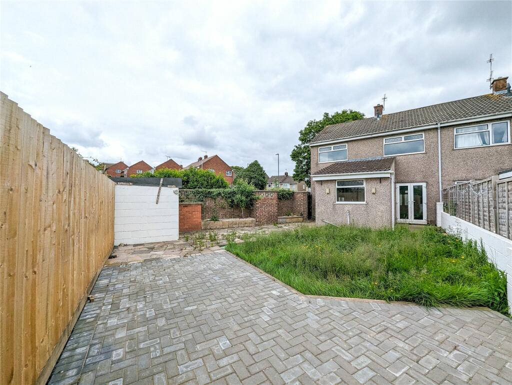3 bedroom semidetached house for sale in Pound Road, Kingswood, Bristol, BS15