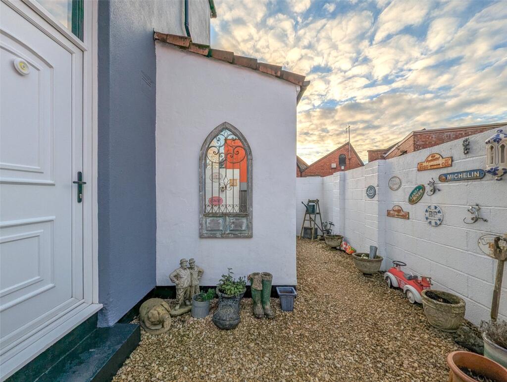 Additional property image - Woodland Way, Kingswood, Bristol, BS15