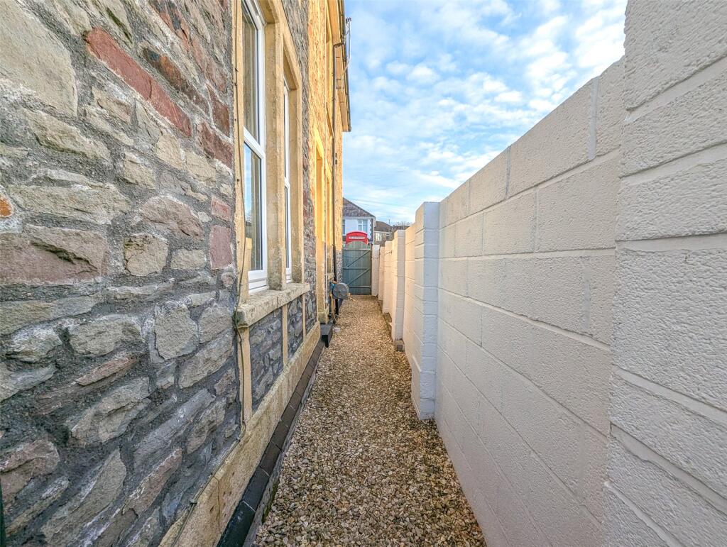 Additional property image - Woodland Way, Kingswood, Bristol, BS15
