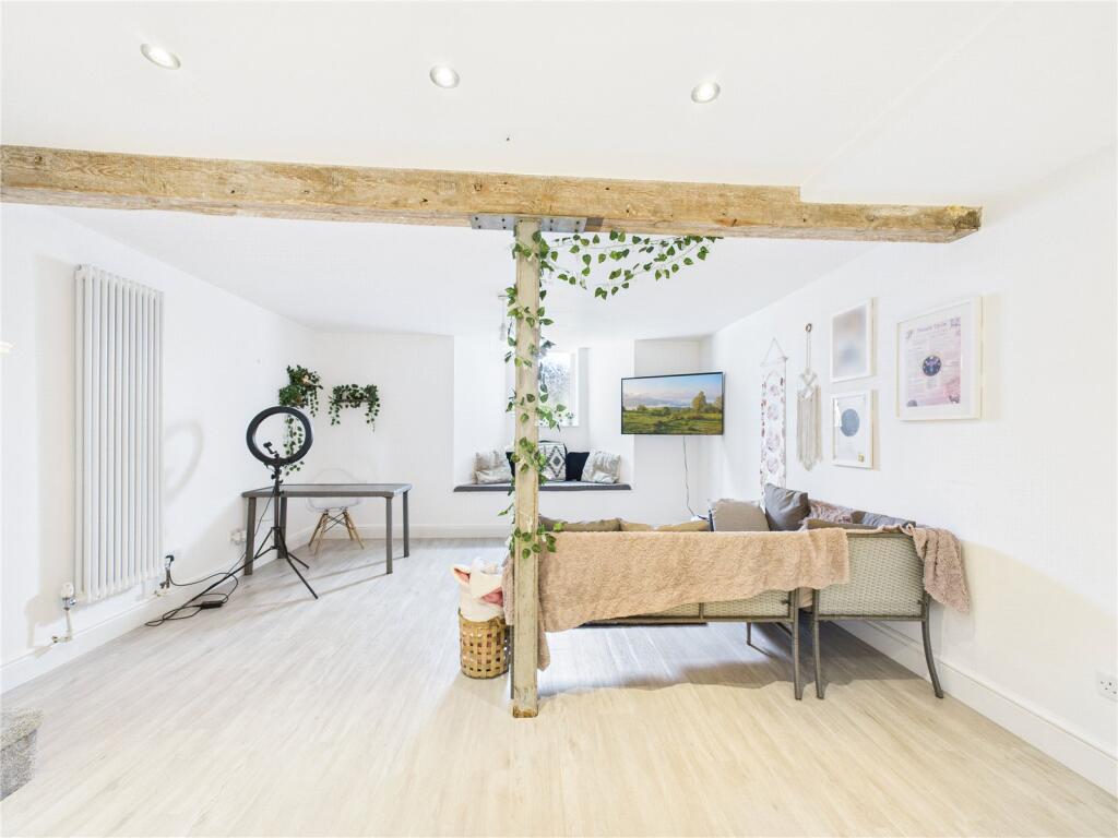 Main image of property: Hanham Road, Kingswood, Bristol, BS15