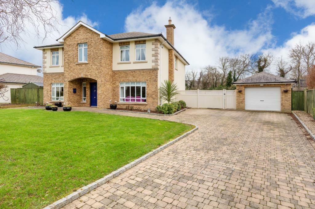 5 bed Detached property in 10 Drumnigh Wood...
