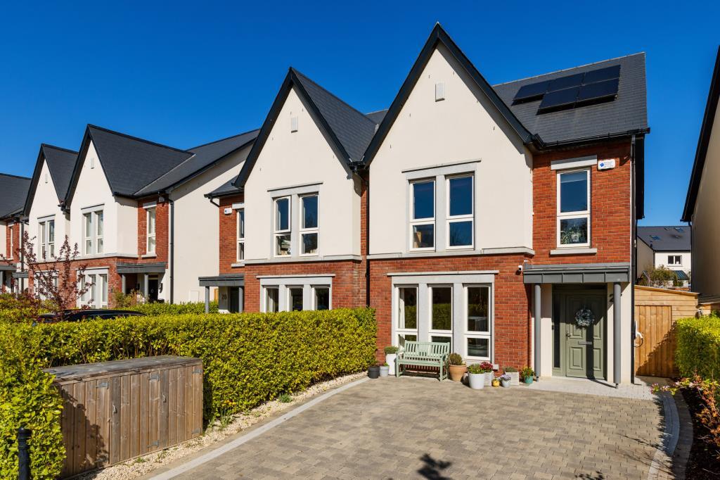 Main image of property: 27 Ashwood Hall, Back Road, Malahide, K36 P652