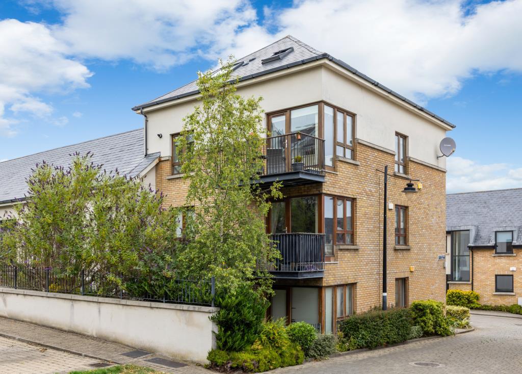 Main image of property: 24 The Walk, Robswall,, Malahide, K36 D798
