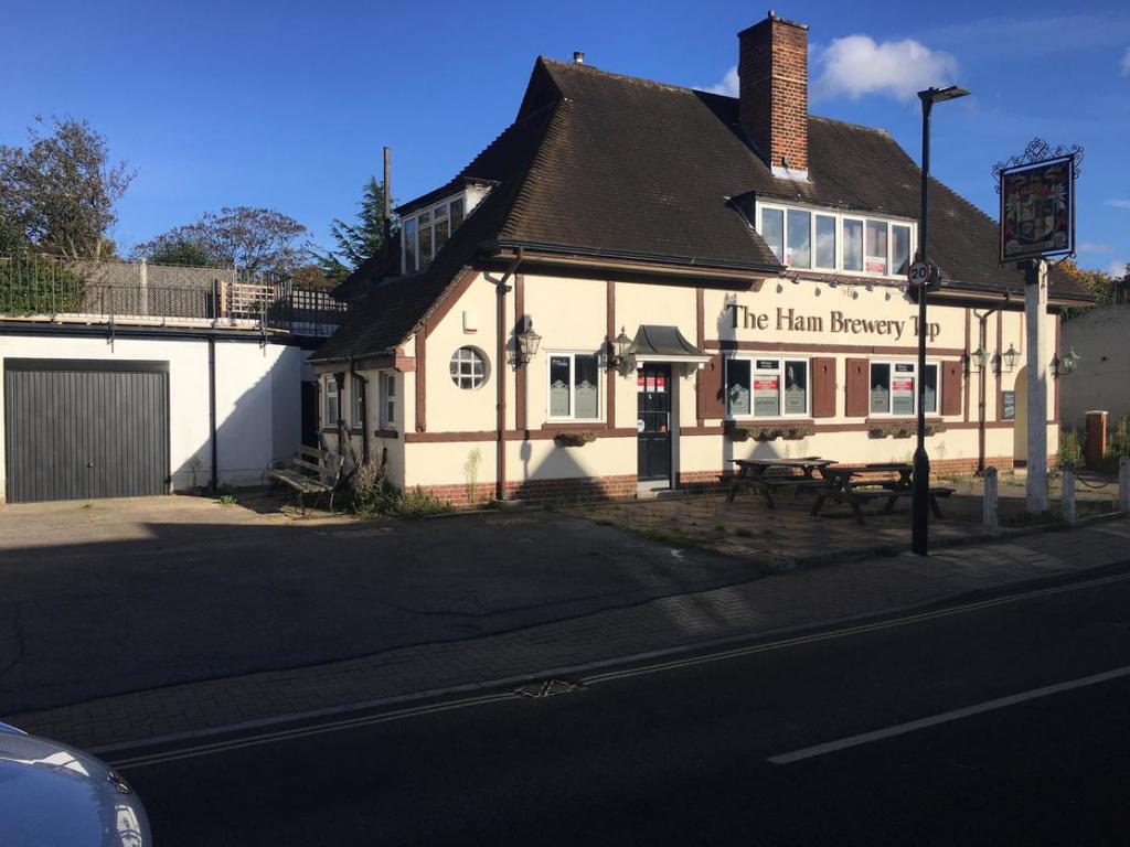 Pub For Sale In Ham Brewery Tap 4 6 Ham Street Ham Common Richmond Tw10 7ht Tw10