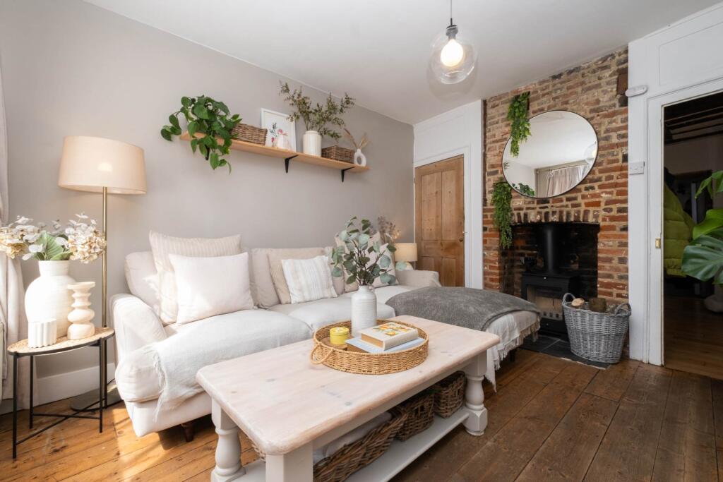 Main image of property: Wincheap, Canterbury