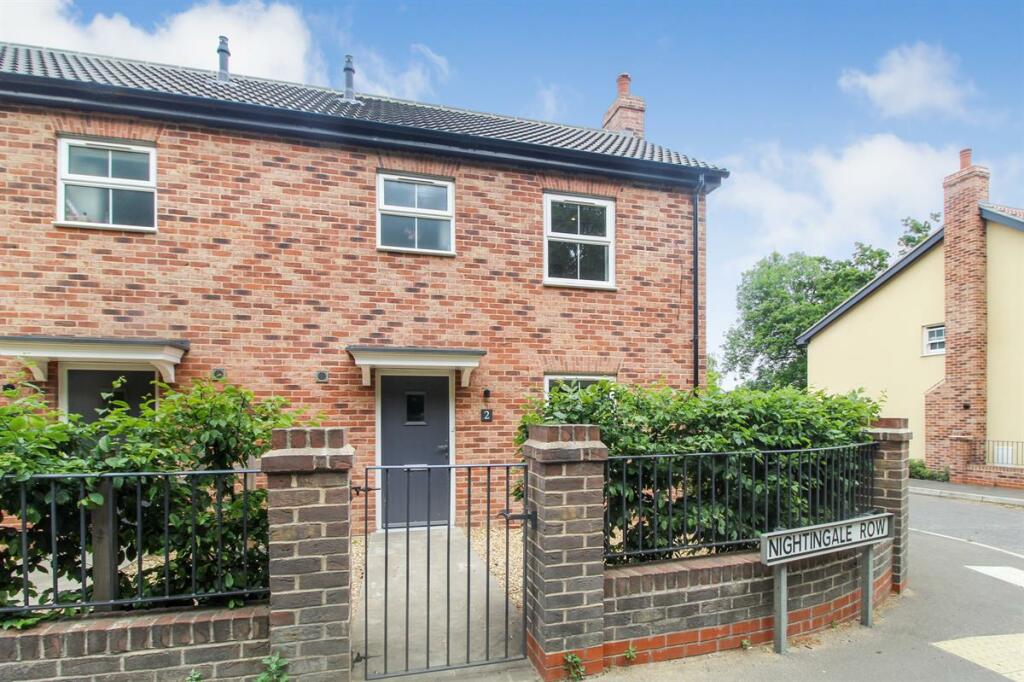 3 bedroom semidetached house for rent in Nightingale Row, Melton