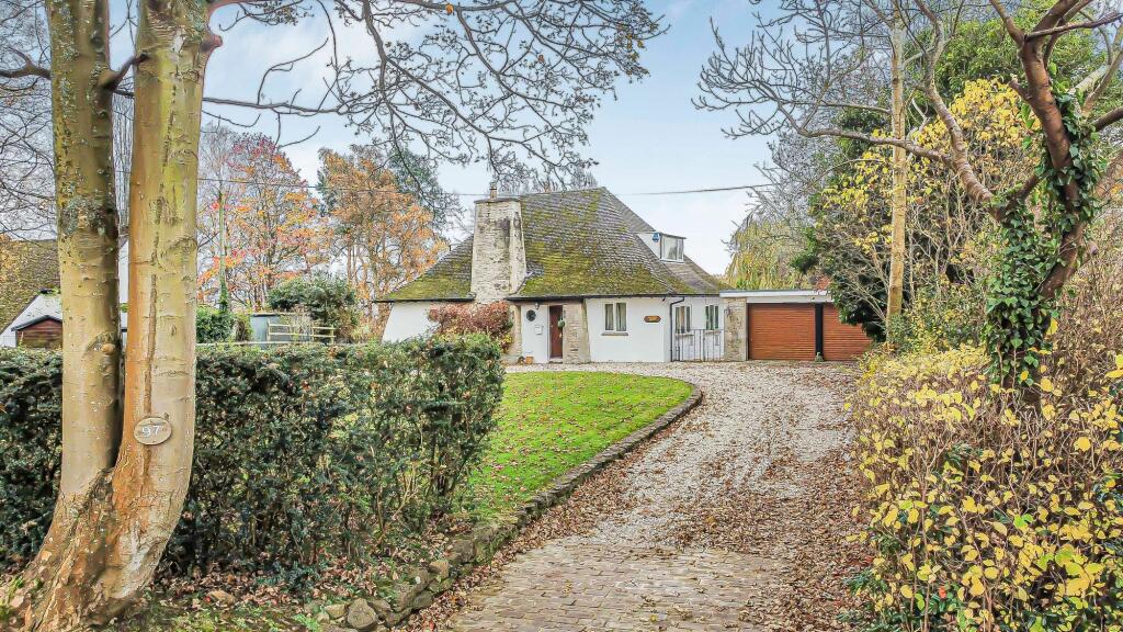 4 bedroom chalet for sale in Old Road, Wheatley, OX33