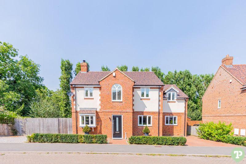 4 bedroom detached house for sale in Coopers Close, Littleworth, OX33