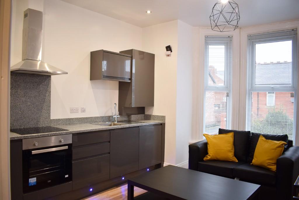 2 bedroom flat for rent in Flat D, Queens Road, Newcastle Upon Tyne, NE2