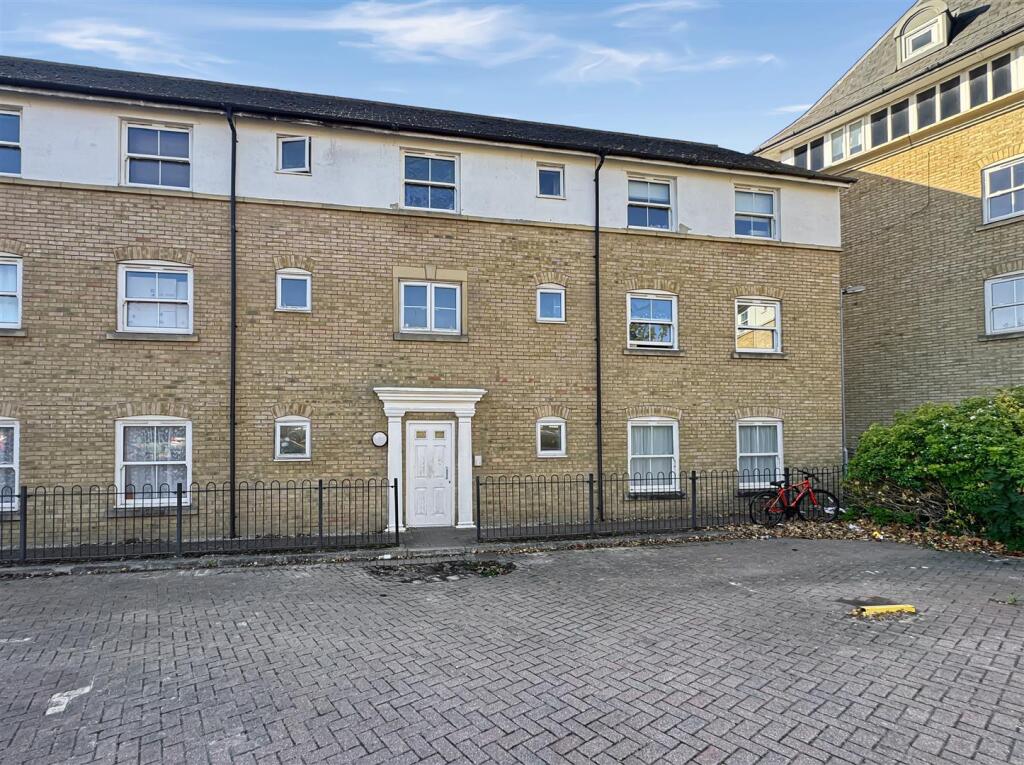 Main image of property: Gresley Drive, Braintree