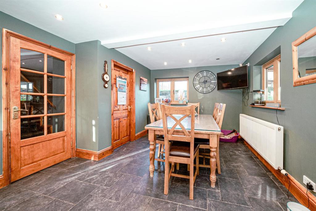 4 bedroom detached house for sale in Schoolfold Lane, Adlington