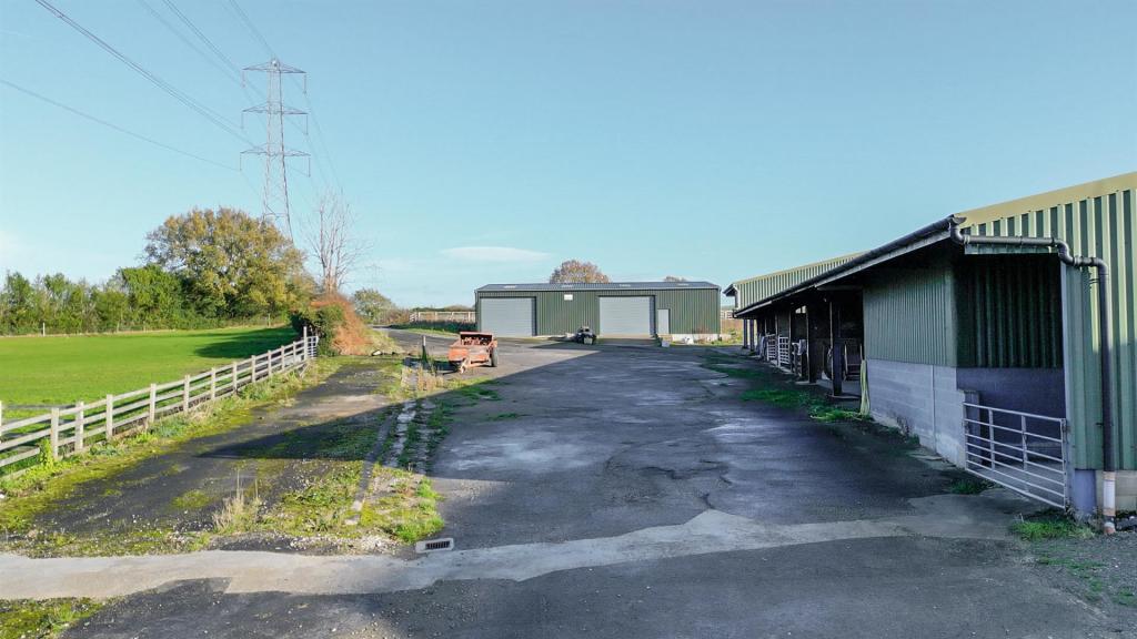 4 bedroom detached house for sale in Schoolfold Lane, Adlington