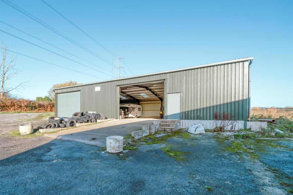 4 bedroom detached house for sale in Schoolfold Lane, Adlington