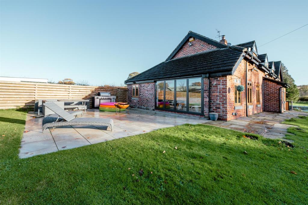 4 bedroom detached house for sale in Schoolfold Lane, Adlington