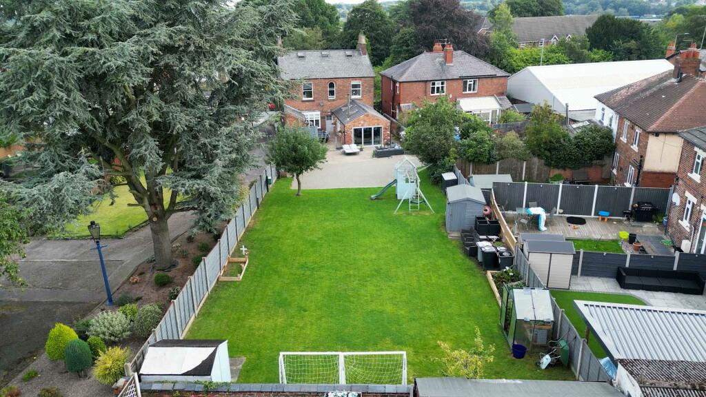 4 bedroom detached house for sale in West Road, Congleton, CW12