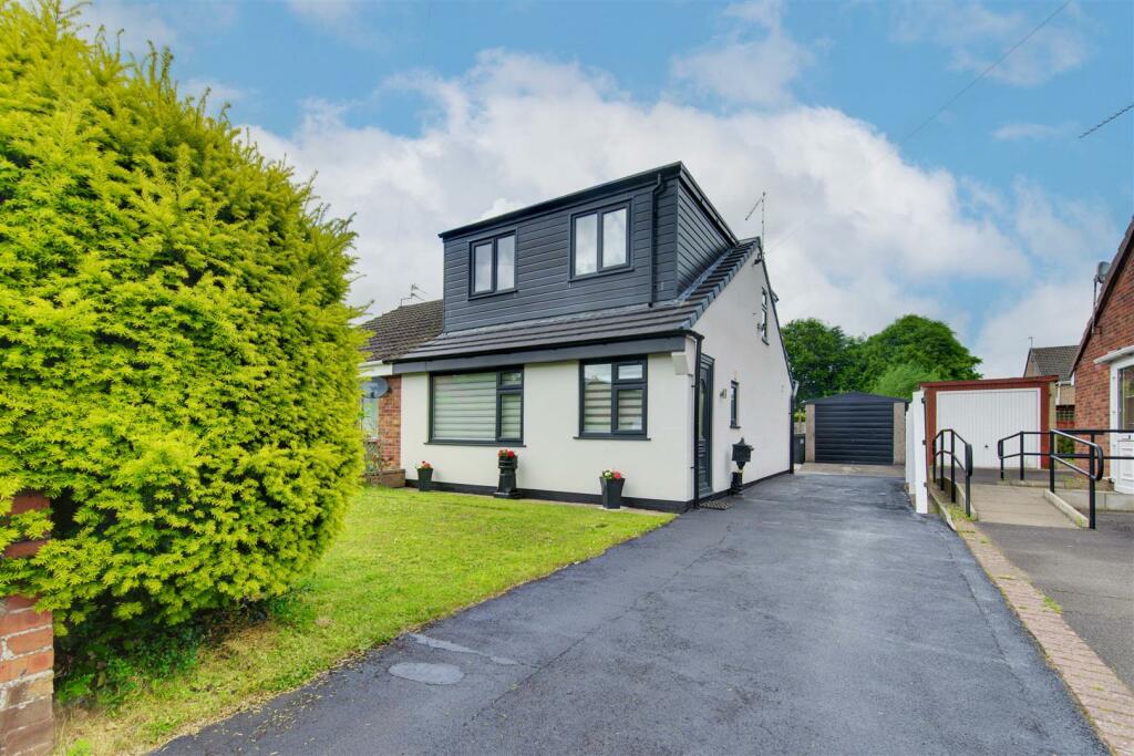 3 bedroom semidetached house for sale in Longdown Road, Congleton, CW12