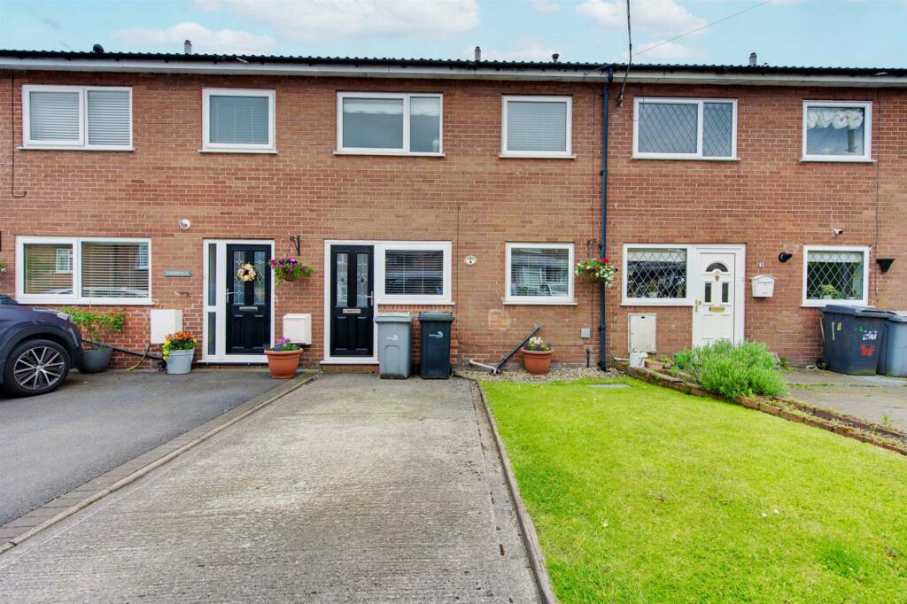 3 bedroom town house for sale in Lower Heath Terrace, Congleton