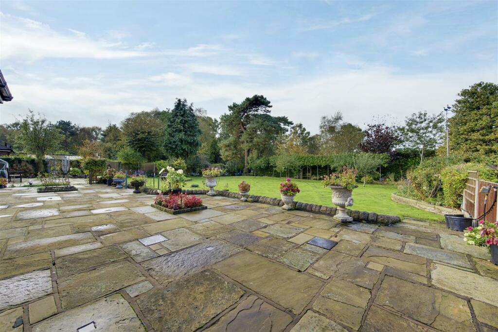 Additional property image - Spacious home on the exclusive Blackfirs Lane, Somerford, Congleton