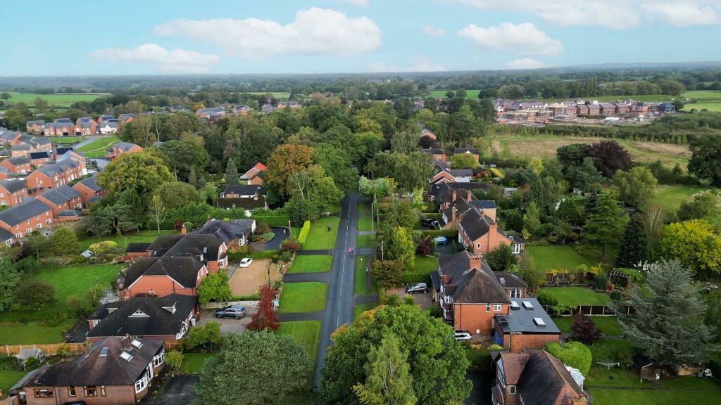 Additional property image - Spacious home on the exclusive Blackfirs Lane, Somerford, Congleton
