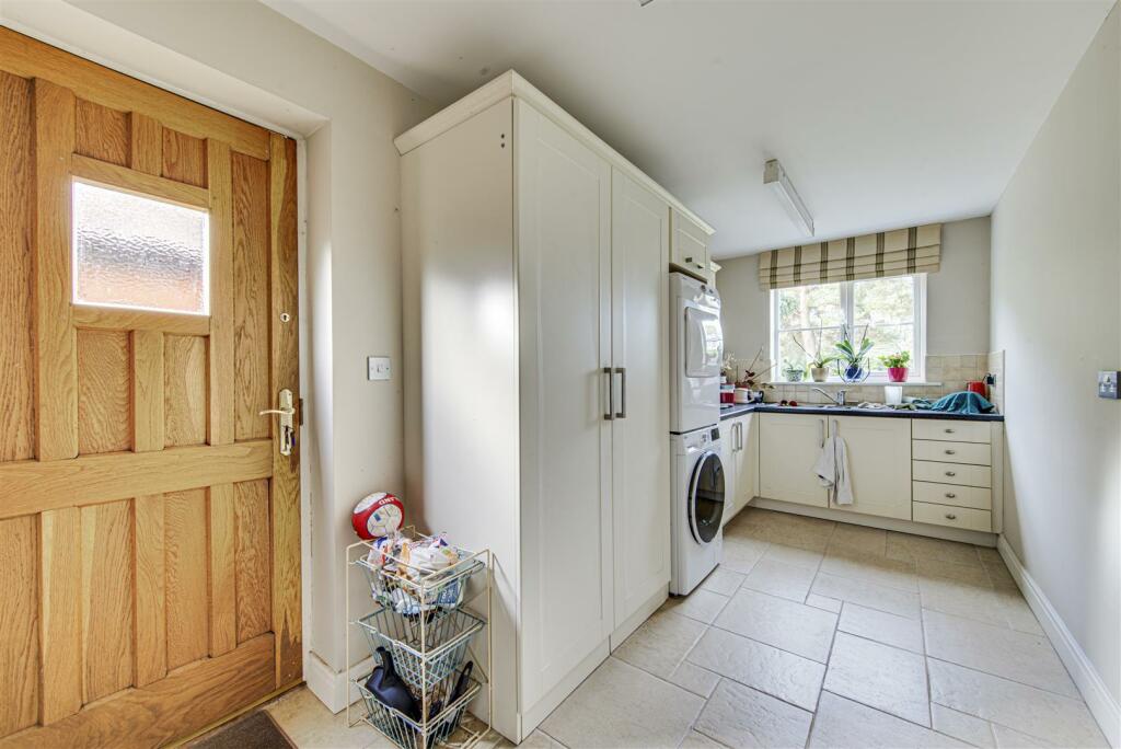 Additional property image - Spacious home on the exclusive Blackfirs Lane, Somerford, Congleton
