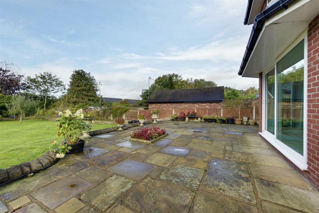 Additional property image - Spacious home on the exclusive Blackfirs Lane, Somerford, Congleton