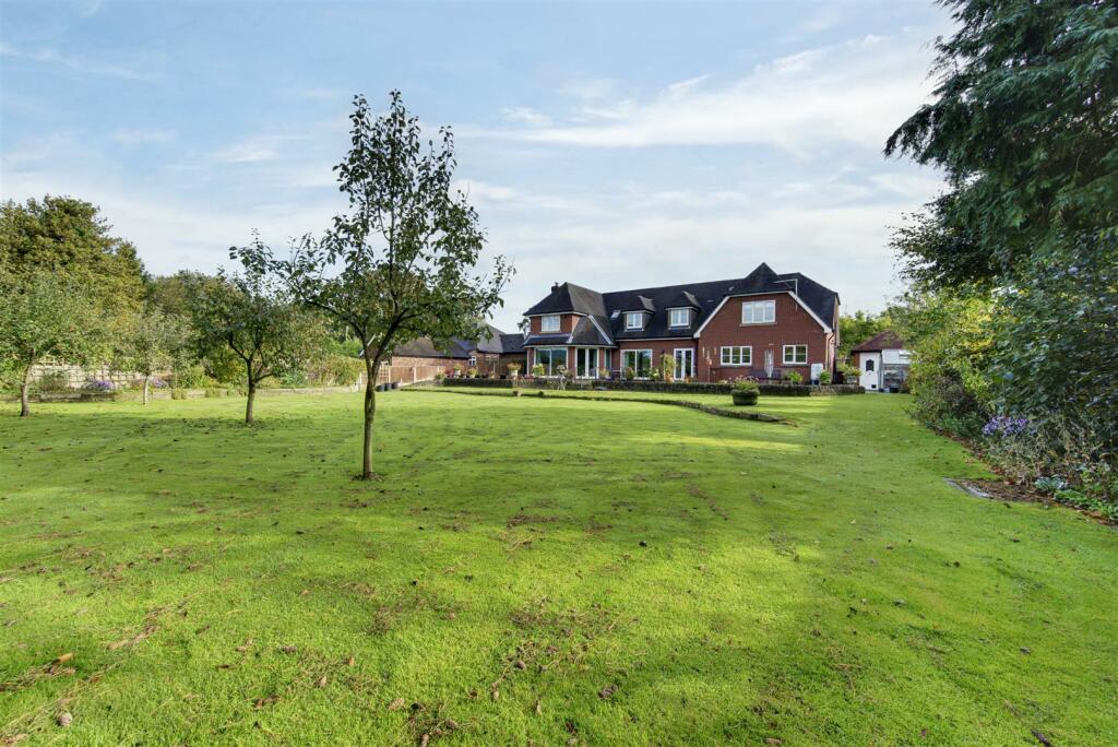 Additional property image - Spacious home on the exclusive Blackfirs Lane, Somerford, Congleton