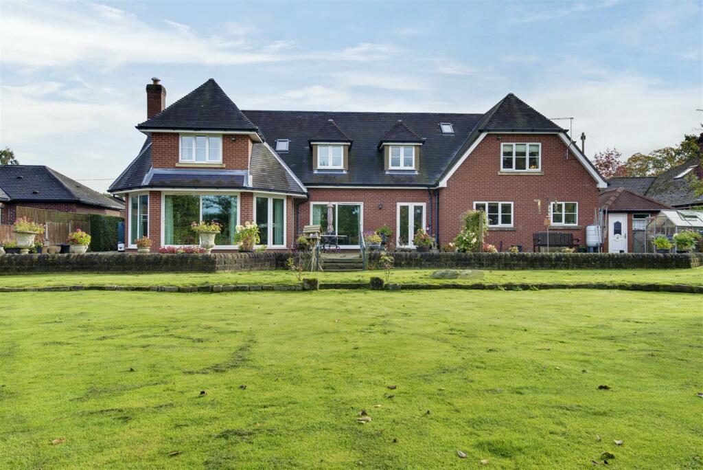 Additional property image - Spacious home on the exclusive Blackfirs Lane, Somerford, Congleton