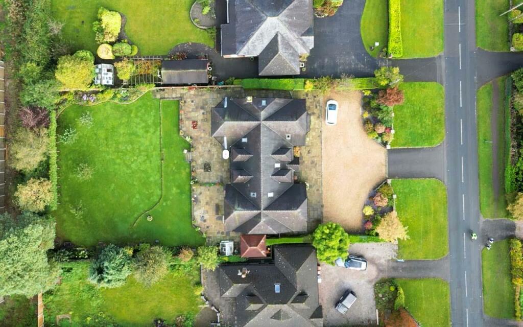 Additional property image - Spacious home on the exclusive Blackfirs Lane, Somerford, Congleton